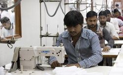 Urgent sale 210 sq mtr old factory in Sector 7 Noida - Photo 2