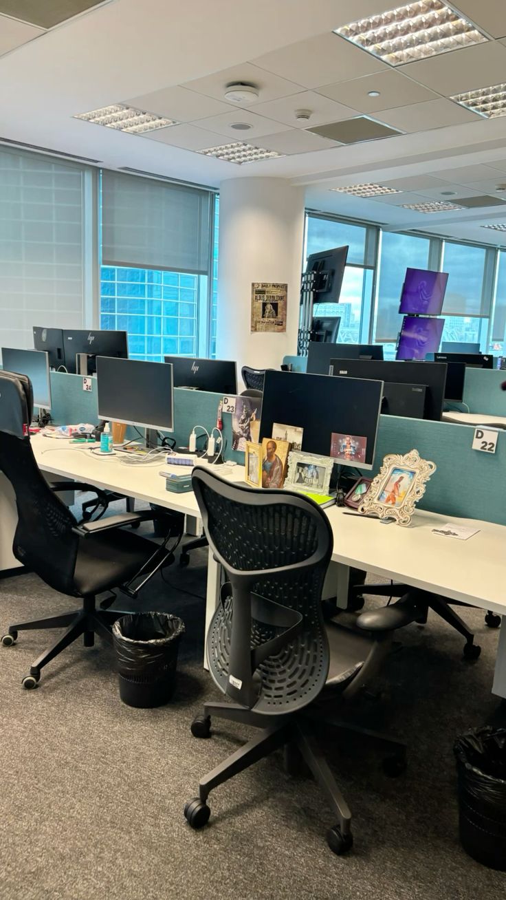 2500 FT FURNISHED OFFICE FOR RENT