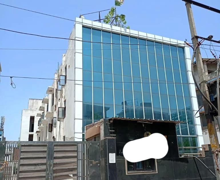 450 mtr Pre-rented building for sale, Sec-63, Noida.
