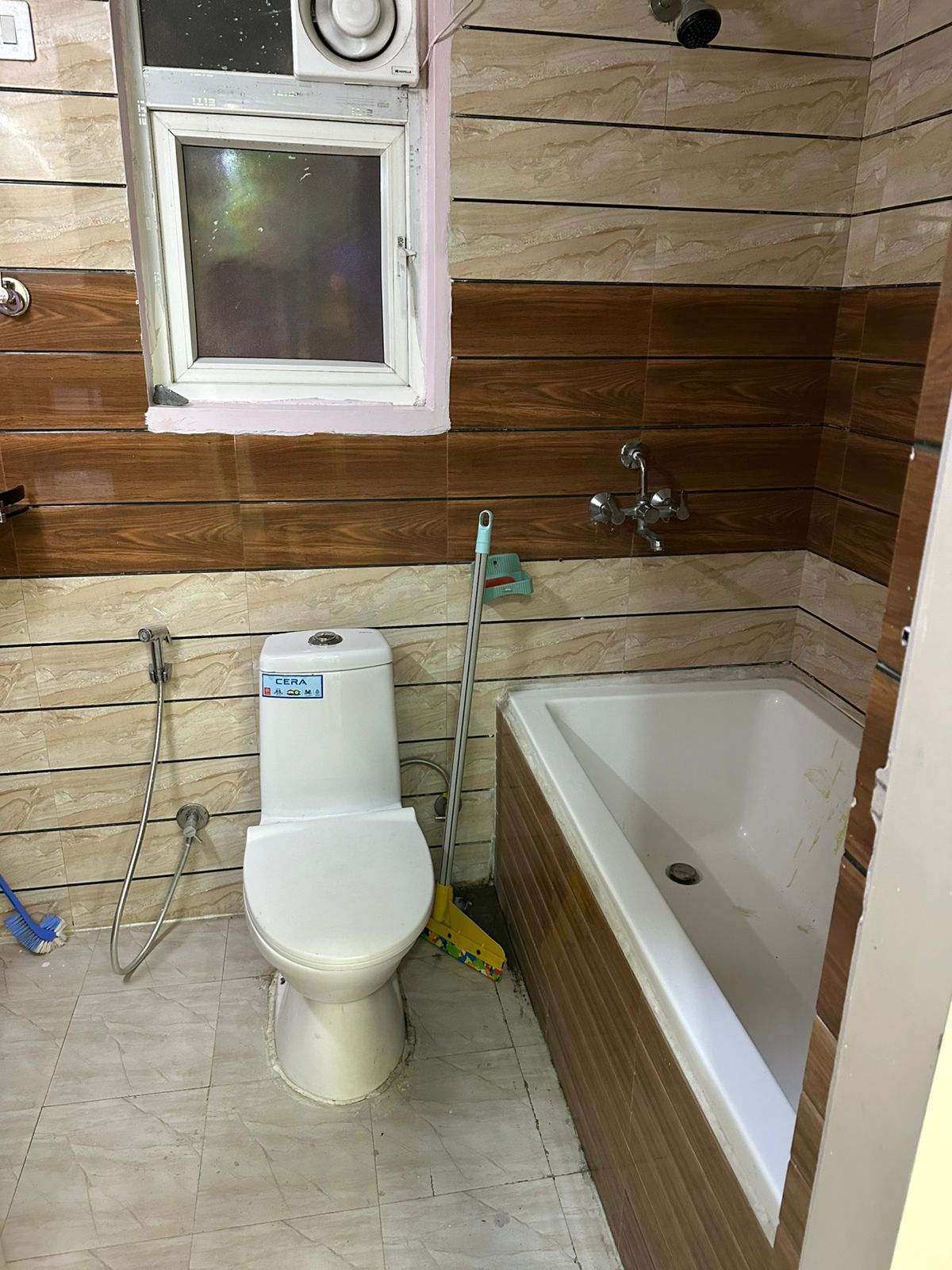 For sale 200 sq mtr residential kothi in sec 48 Noida - Photo 5