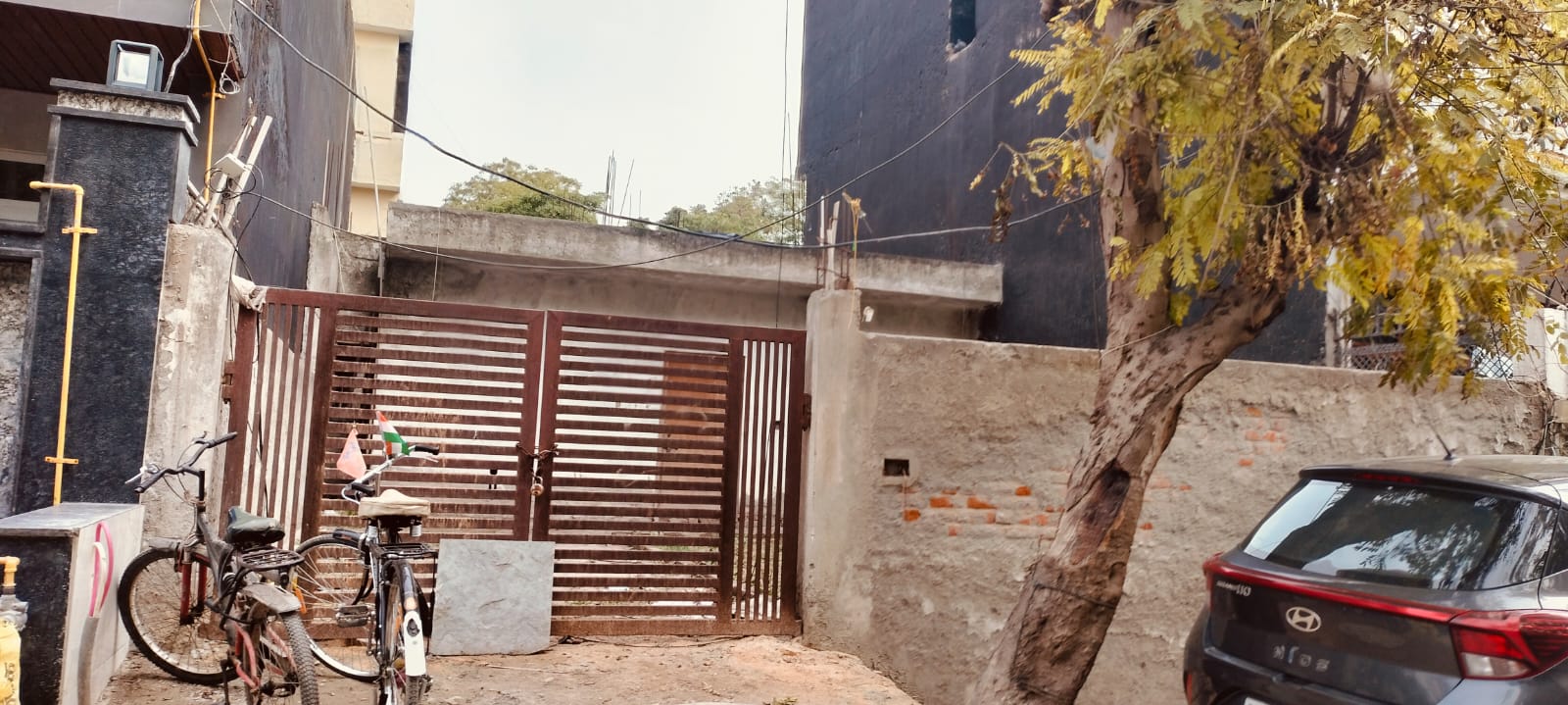 available for Sale 100 sq. mtr. in Sector 41, Noida