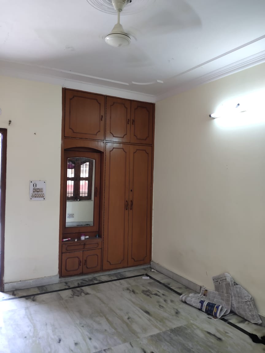 FOR SALE 112 SQ MTR KOTHI IN SEC - 15 NOIDA