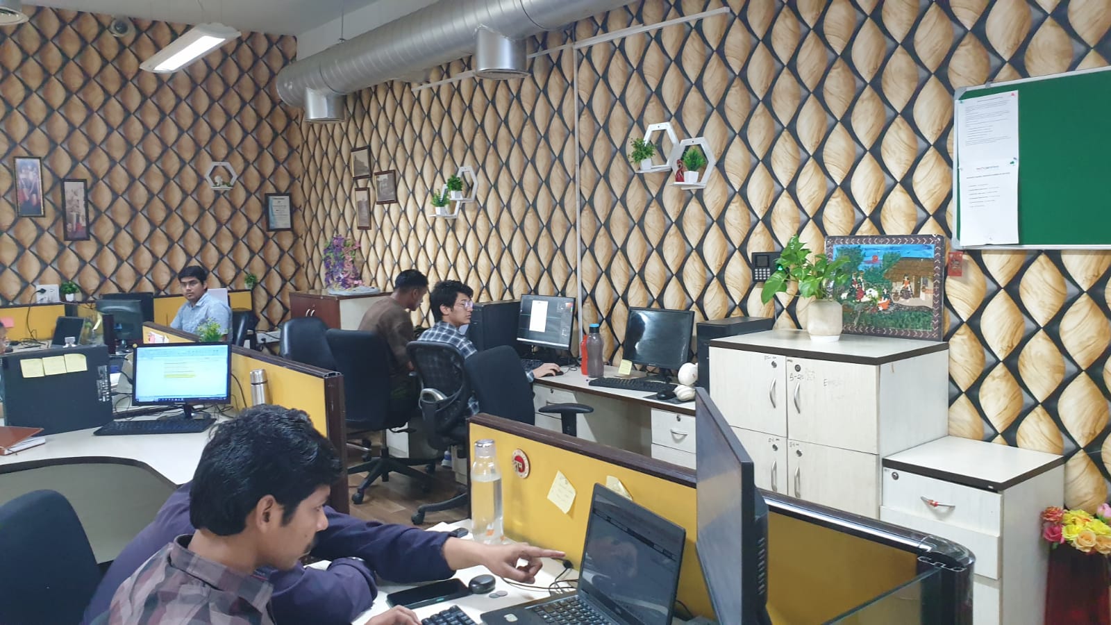 22000 FT FULLY FURNISHED OFFICE AVAILABLE FOR RENT IN NOIDA - Photo 3