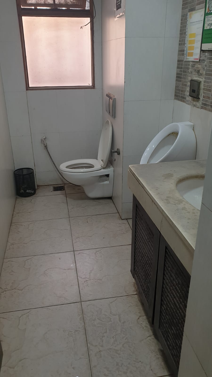 22000 FT FULLY FURNISHED OFFICE AVAILABLE FOR RENT IN NOIDA - Photo 5