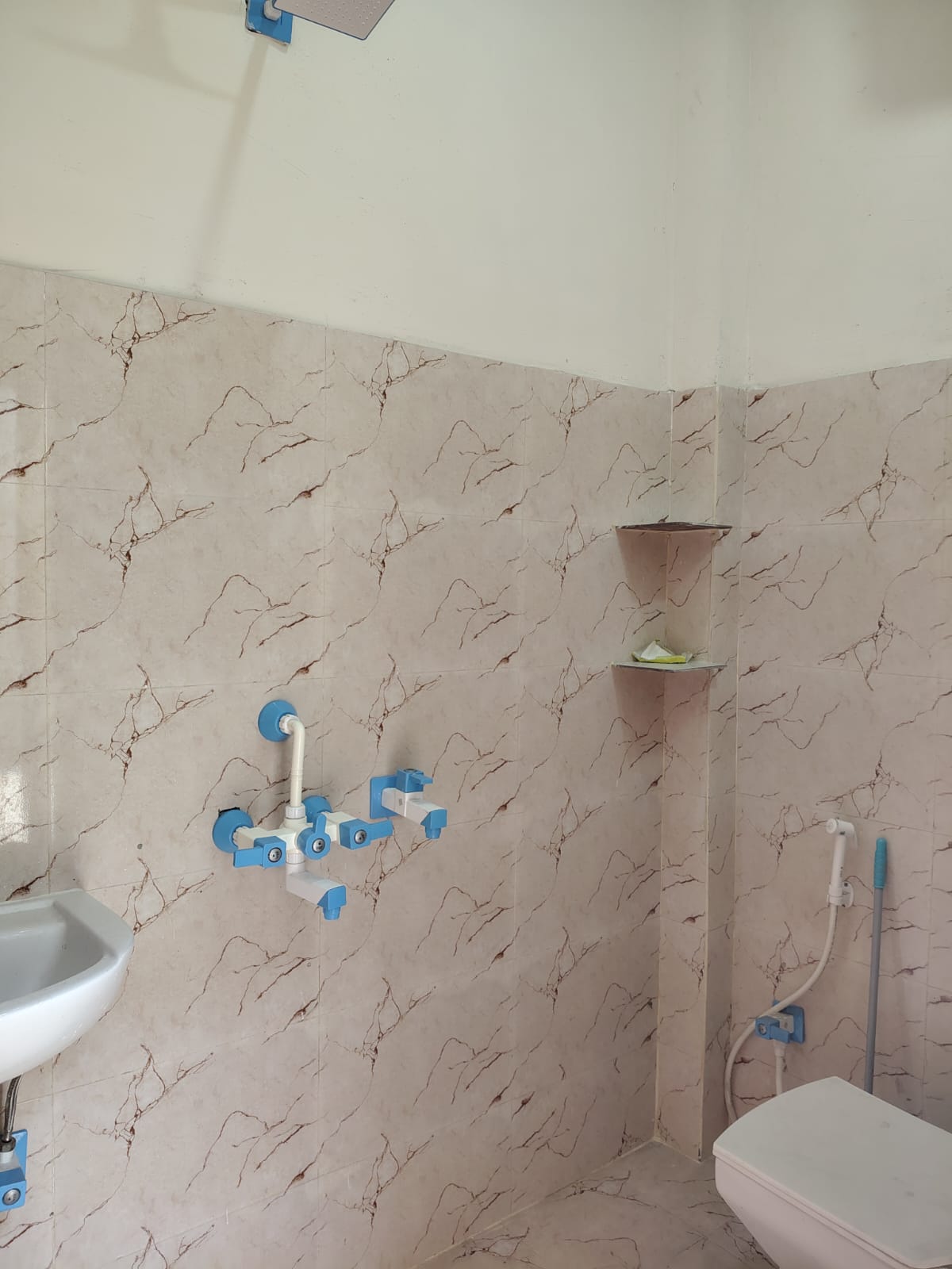 Good location sun facing 112 mtr kothi sector-52 noida. - Photo 2
