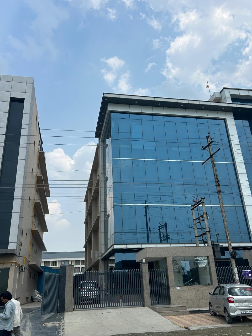 800 MTR BUILDING FOR SALE  IN SECTOR 63 NOIDA