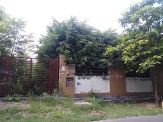 EXCLUSIVE KOTHI & PLOT DEALS IN NOIDA - Photo 2