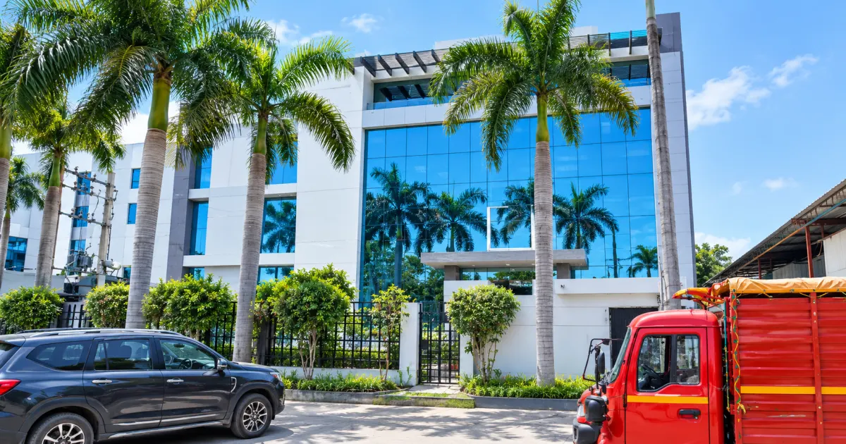 Urgent Sale | 1000 Sq. Mtr. Industrial Building | Hosiery Complex, Noida