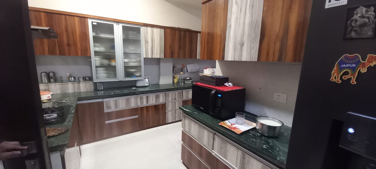 FOR SALE | 320 SQ. MTR. KOTHI | STILT + G+1+3 FLOORS | SECTOR 122 NOIDA | WEST FACING | ₹10.50 CR - Photo 7