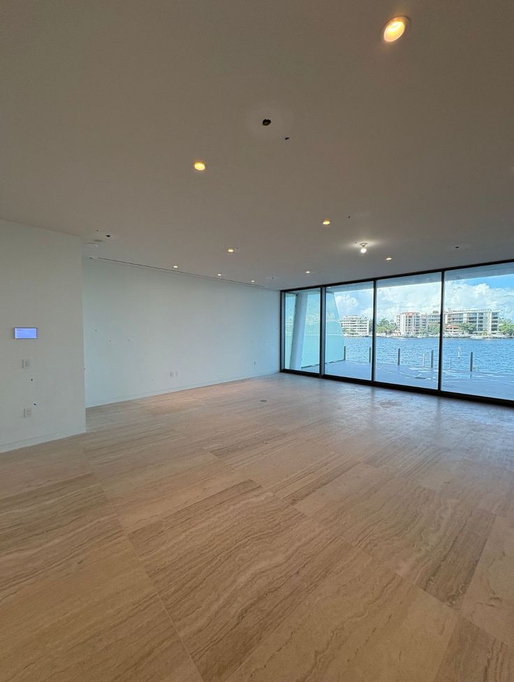 200 mtr Building for rent in Noida - Photo 3