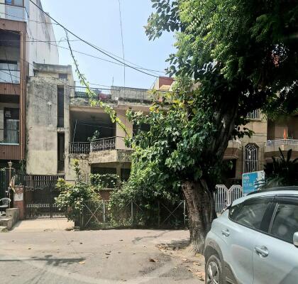 HOT DEAL – 172 SQ. MTR. PLOT IN SECTOR-11 NOIDA