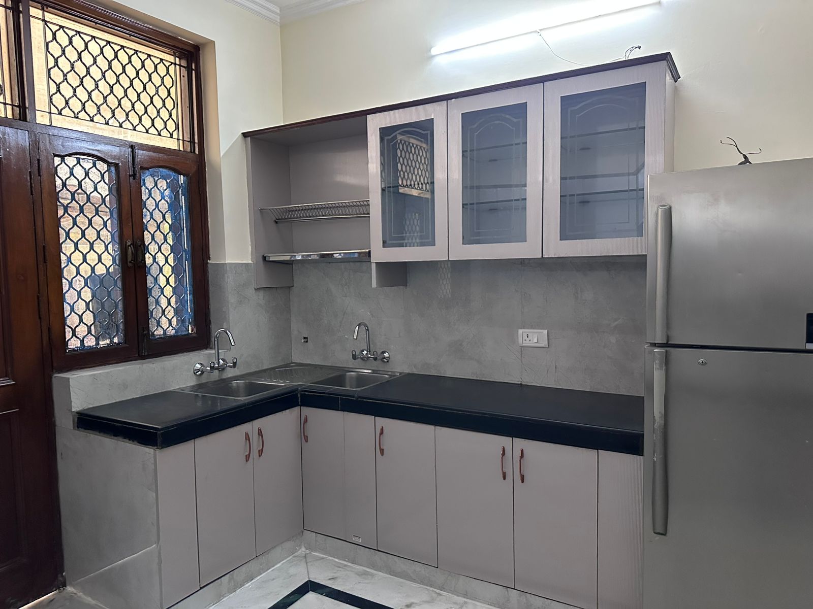 NOIDA RESIDENTIAL PROPERTIES SECTOR 52 - Photo 2