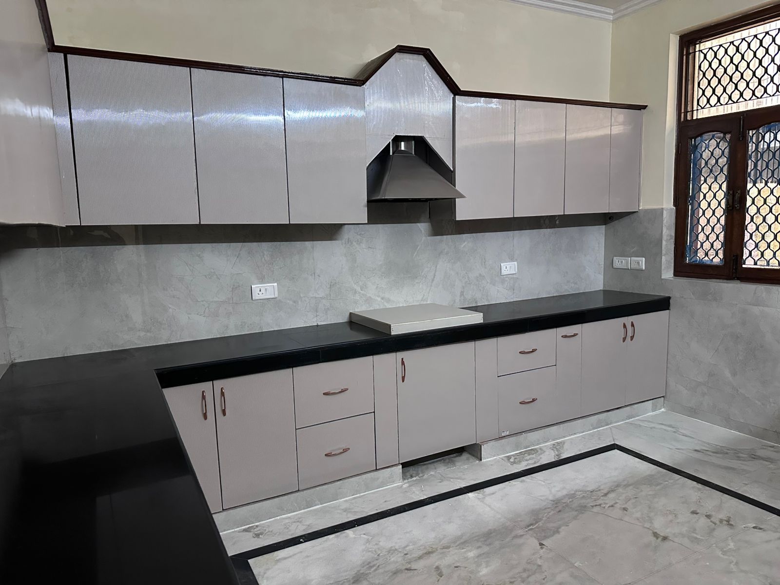 NOIDA RESIDENTIAL PROPERTIES SECTOR 52 - Photo 3