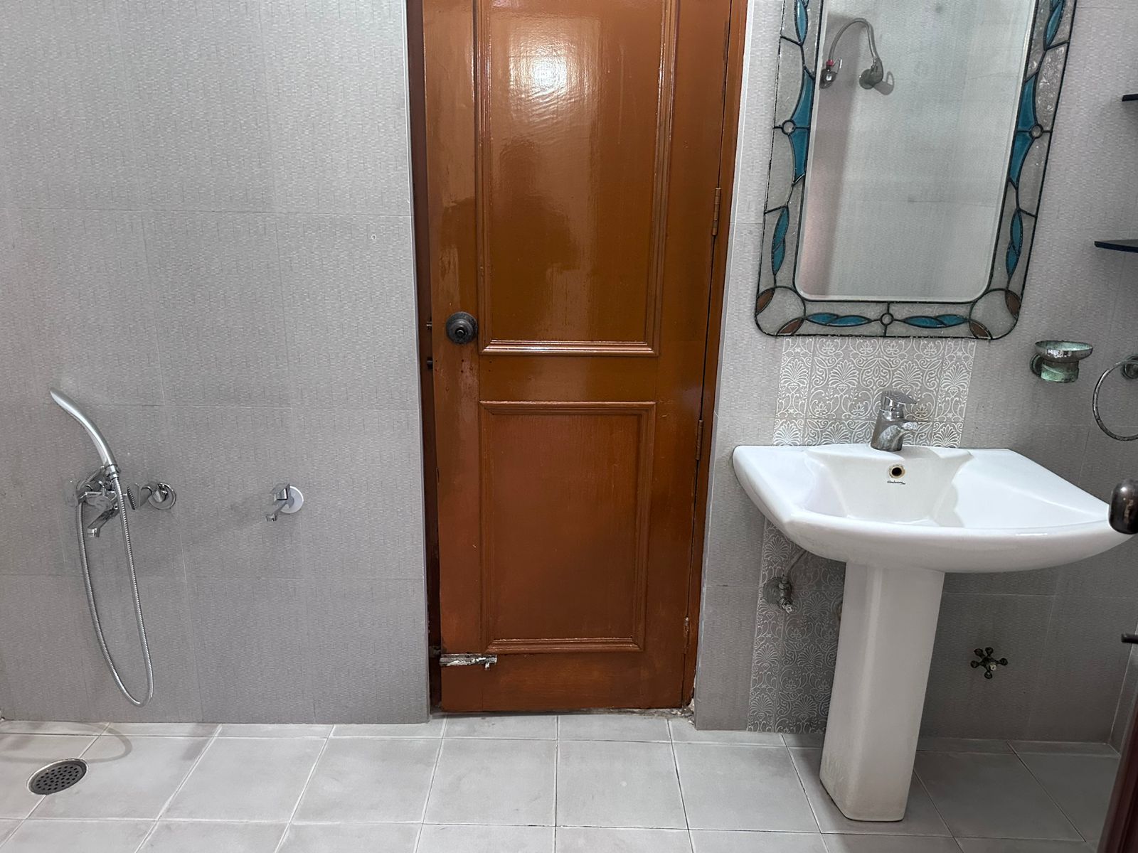 NOIDA RESIDENTIAL PROPERTIES SECTOR 52 - Photo 7