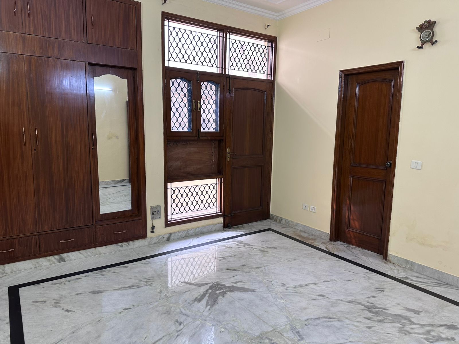NOIDA RESIDENTIAL PROPERTIES SECTOR 52 - Photo 8